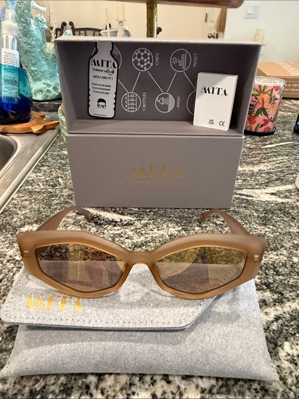 BNWT Mita Matte Brown Cat-Eye Sunglasses -